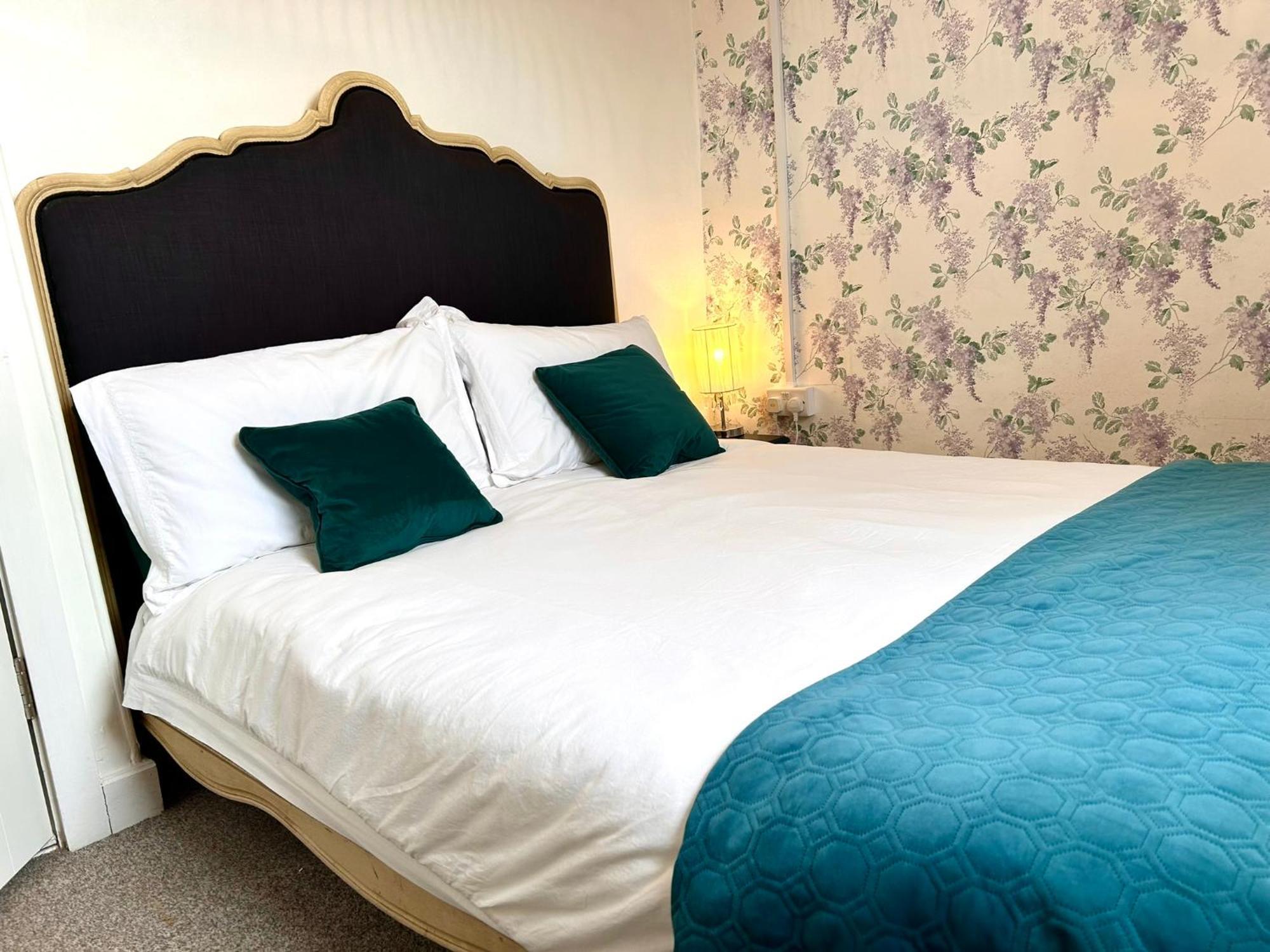 Britannia House Vintage B&B Cornwall Helston Room photo