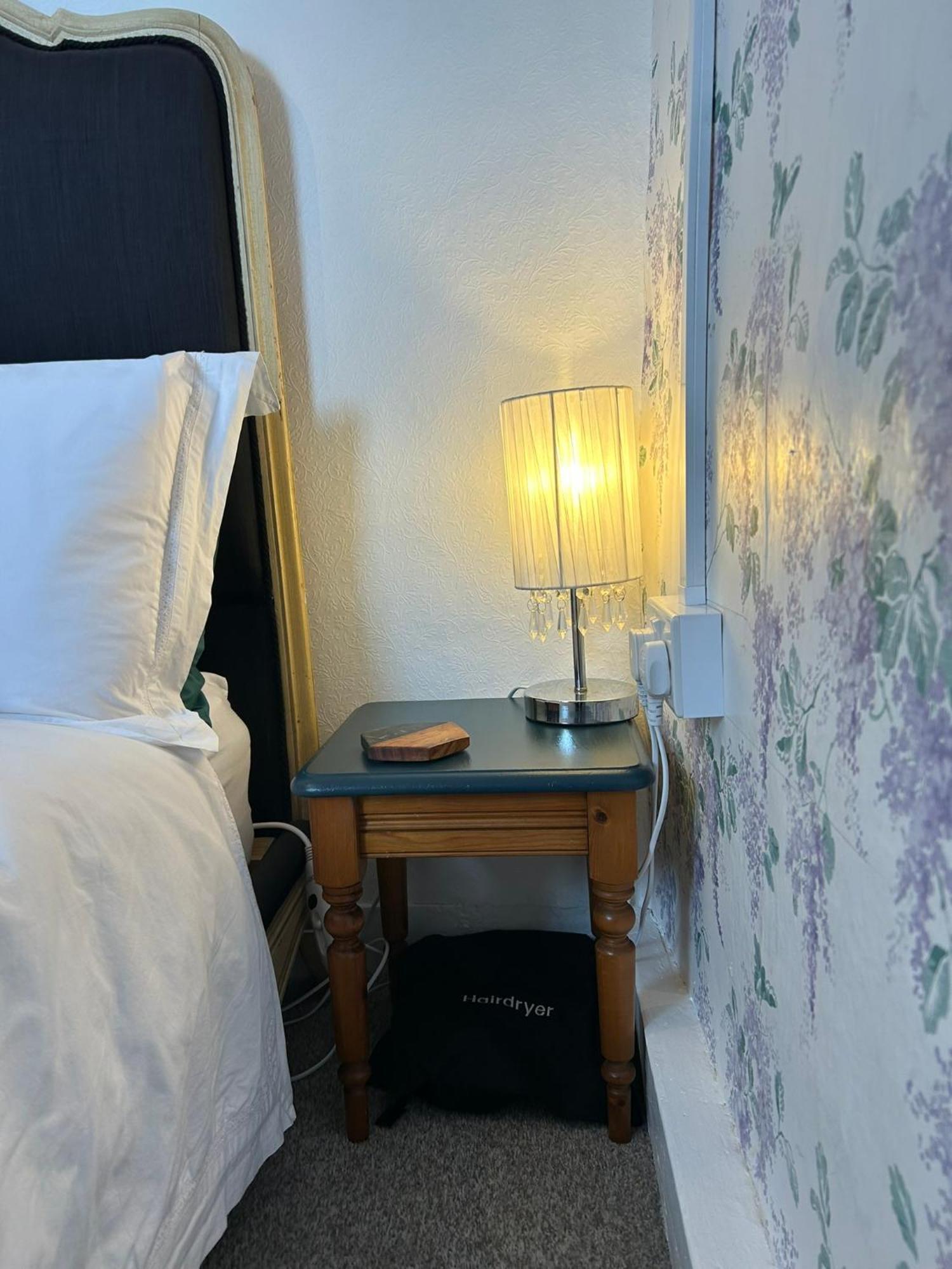 Britannia House Vintage B&B Cornwall Helston Room photo